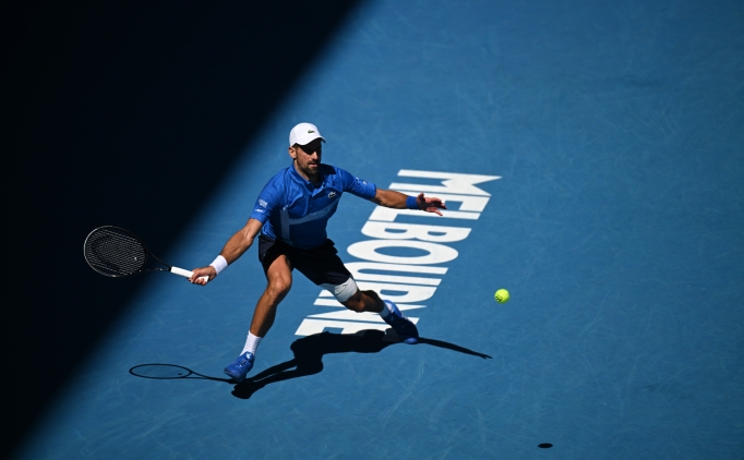Djokovic sakatlandı, yarı finalden çekildi