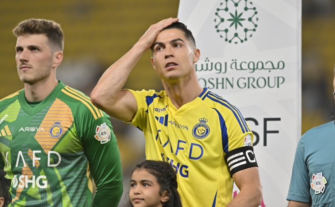 40 yaşındaki Cristiano Ronaldo'dan iki yıllık imza!