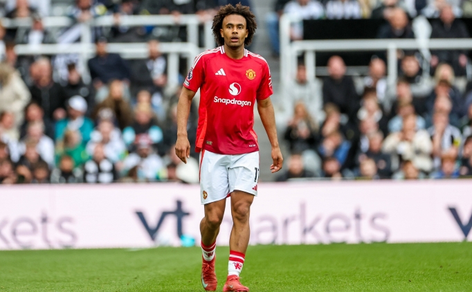 Manchester United'a Zirkzee'den kötü haber!